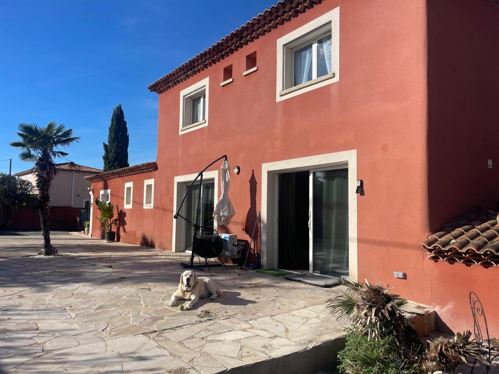 La Casa Bella Aparthotel Gignac-la-Nerthe Exterior photo
